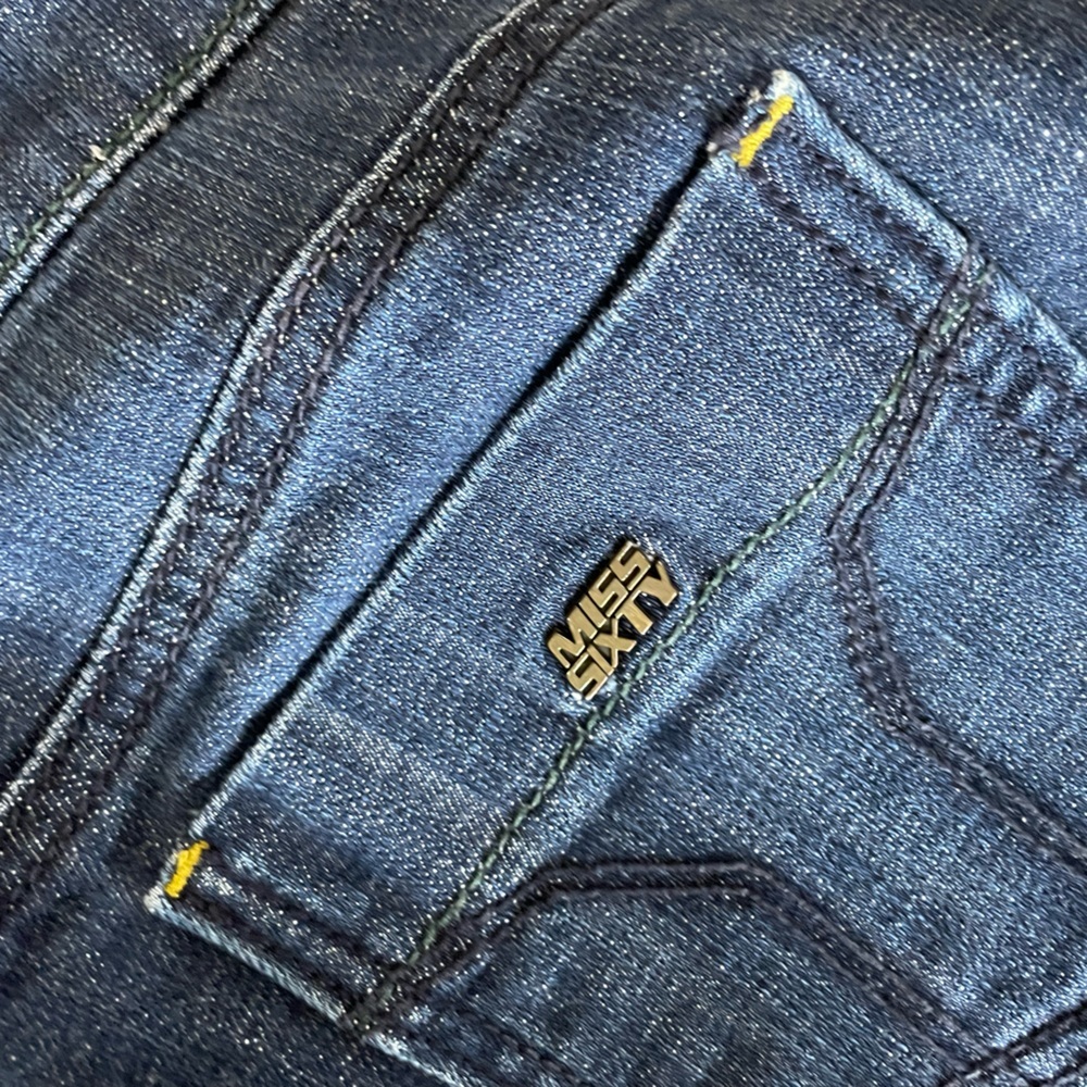 Miss Sixty Straight leg Blue Jeans. - Picture 5 of 10